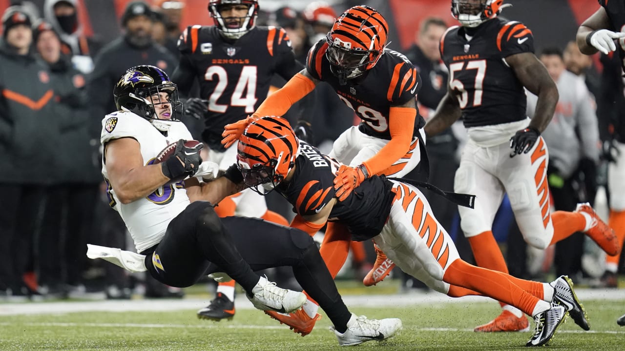 Baltimore Ravens vs. Cleveland Browns Start 'Em, Sit 'Em: Players to Think  About Include Deshaun Watson, Zay Flowers, Jerome Ford, Elijah Moore, and  Others